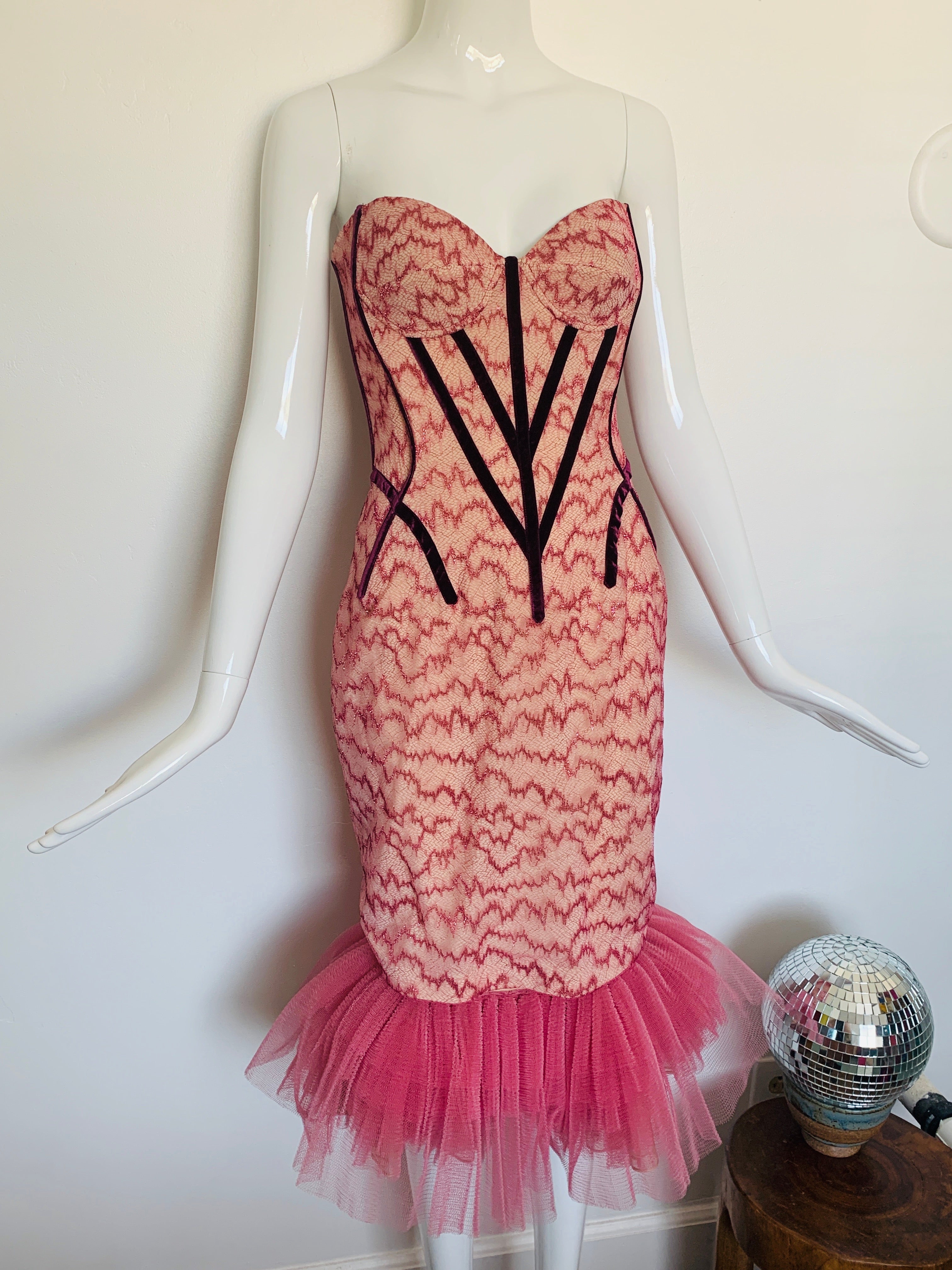 Funky Strapless Mini Mermaid Dress